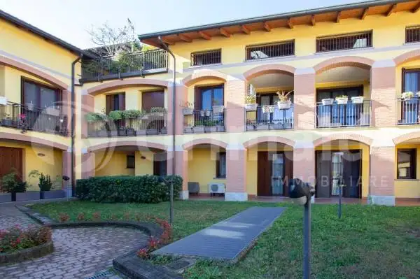 Appartamento in vendita a Varedo