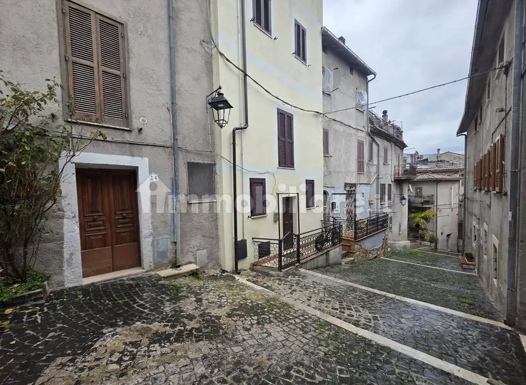 Bilocale via Carlo Scarcella 24, Centro, Carsoli - foto 4