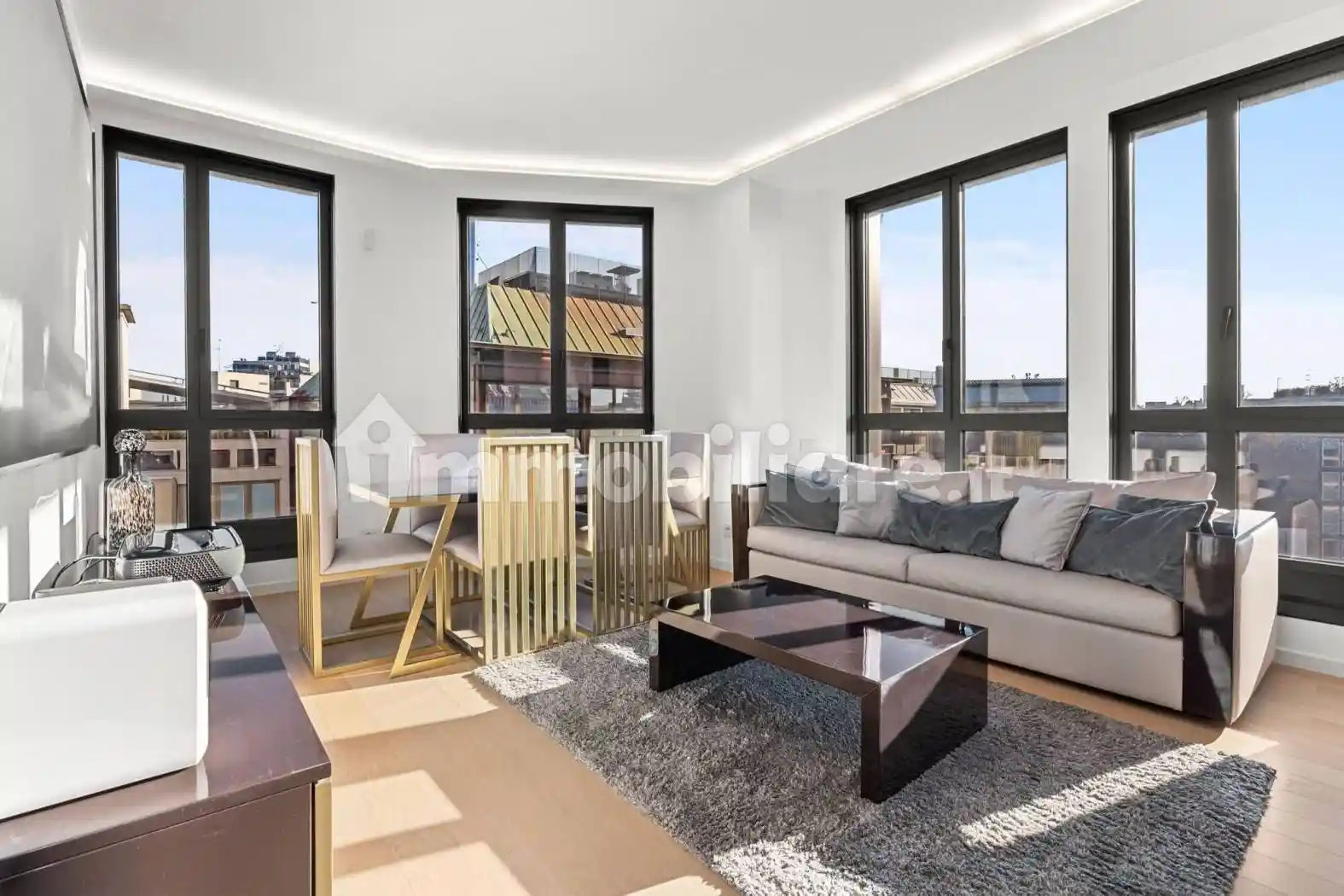 Trilocale largo Corsia dei Servi 11, Duomo, Milano - foto 2