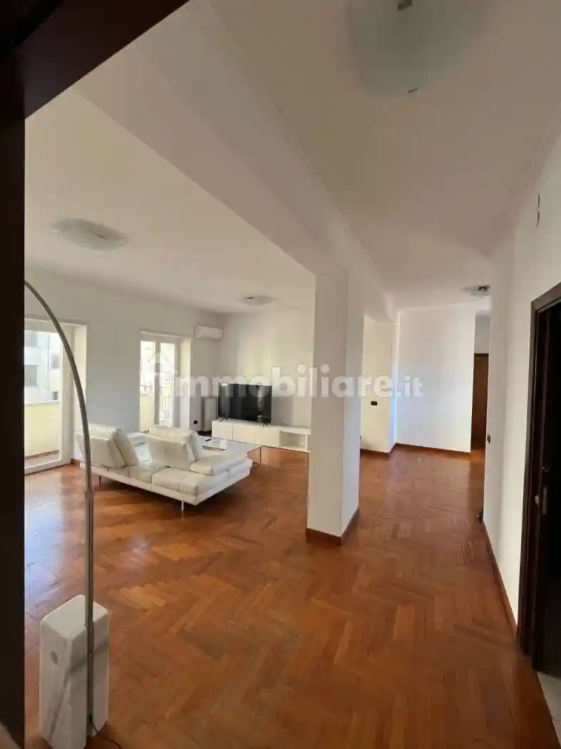 Quadrilocale Lungotevere degli Artigiani, Trastevere, Roma - foto 4