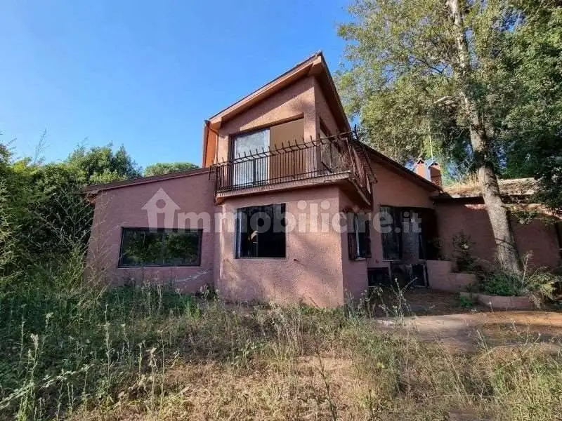 Villetta a schiera in asta a Roma