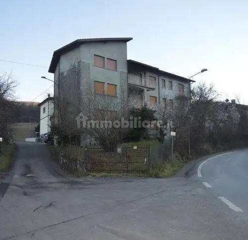 Rustico - Casale in vendita a Farini