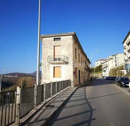 Palazzo - Edificio in vendita a Isernia