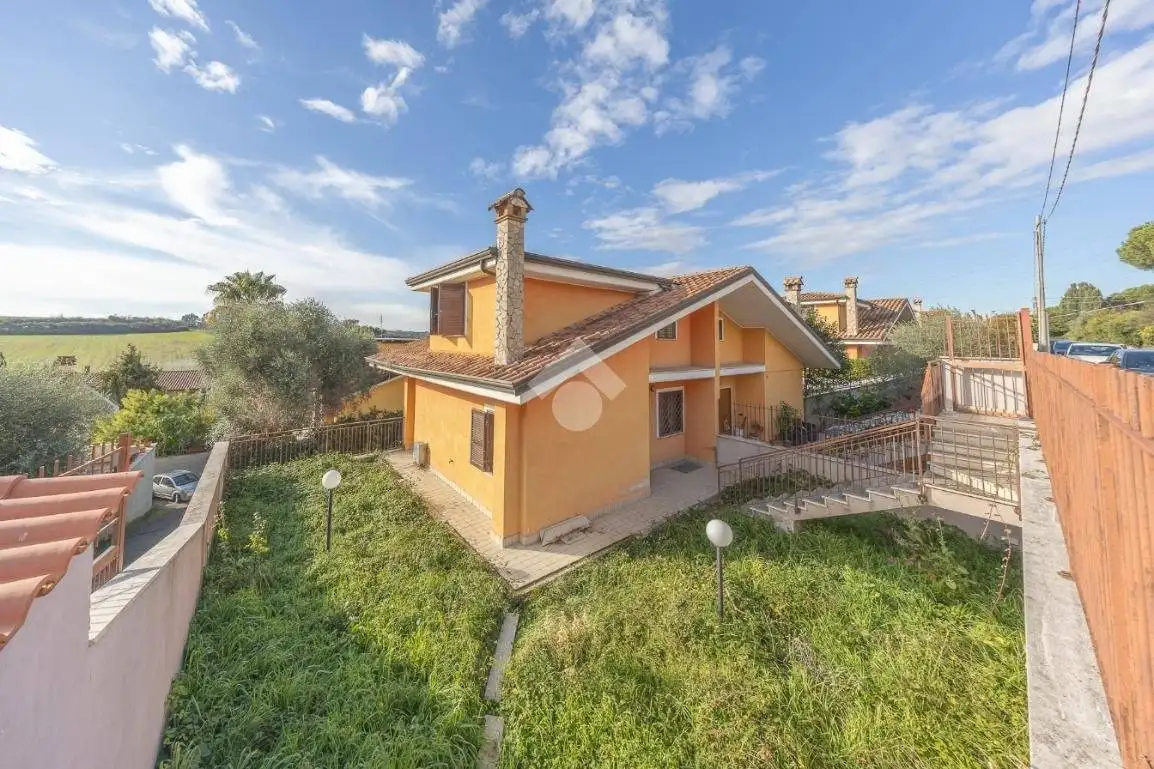 Villa in vendita a Guidonia Montecelio