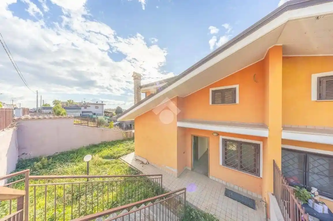 Villa bifamiliare via Guido Reni 15, Pichini, Guidonia Montecelio - foto 2