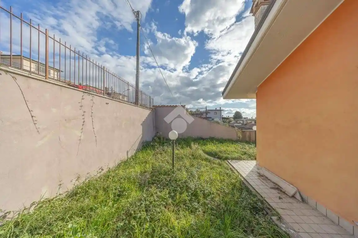 Villa bifamiliare via Guido Reni 15, Pichini, Guidonia Montecelio - foto 5