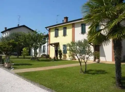 Casa indipendente in asta a Reggiolo