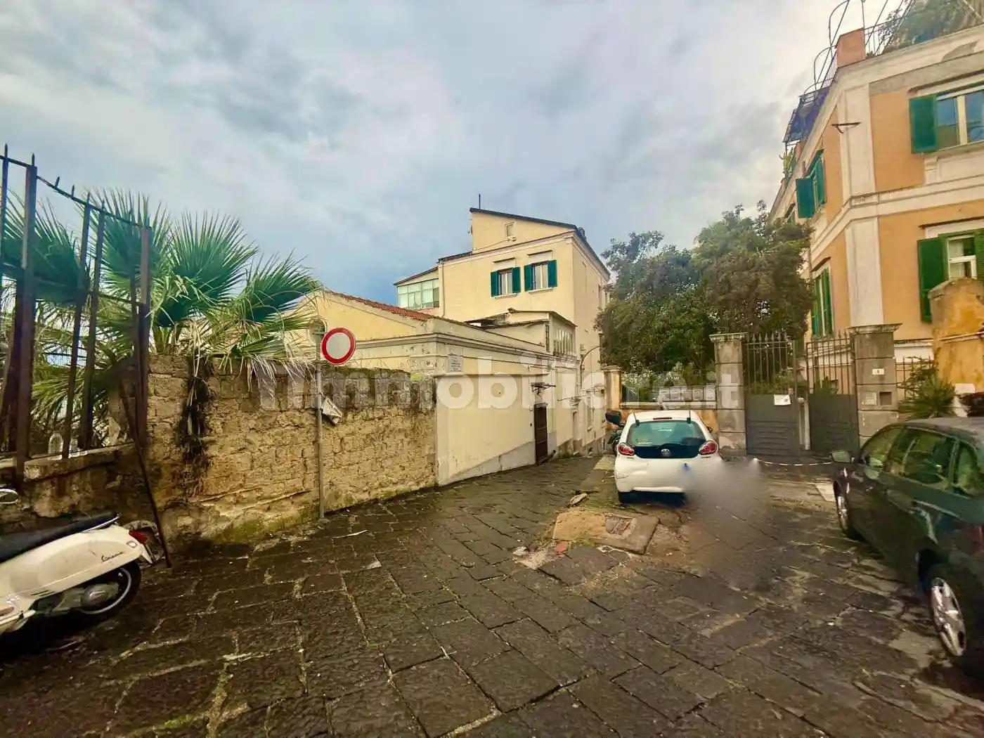 Bilocale via della Croce Rossa 28, Chiaia, Napoli - foto 2