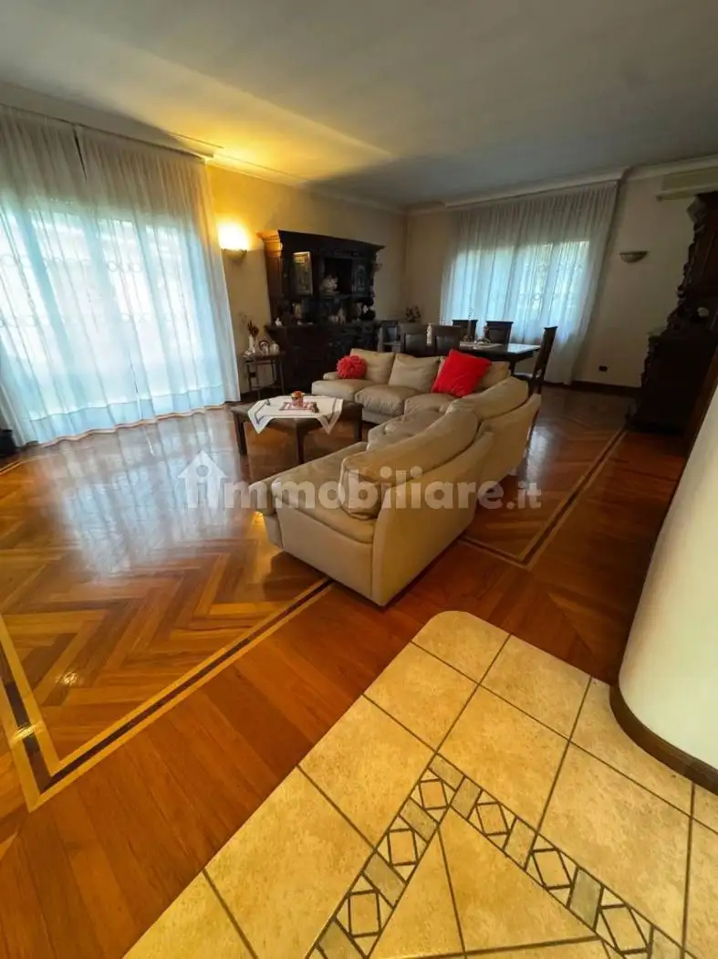 Villa in vendita a Lacchiarella