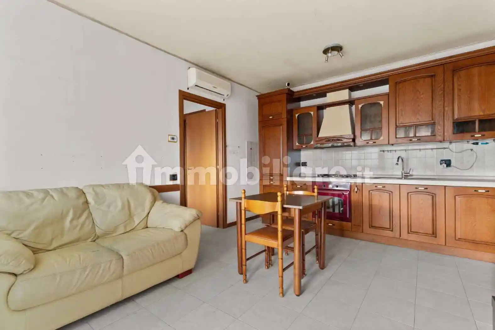 Bilocale buono stato, quinto piano, Famagosta, Milano - foto 4