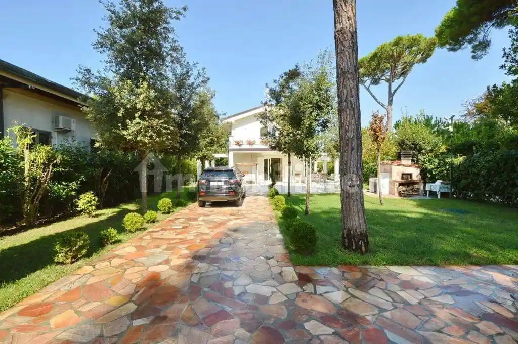 Villa in vendita a Forte dei Marmi