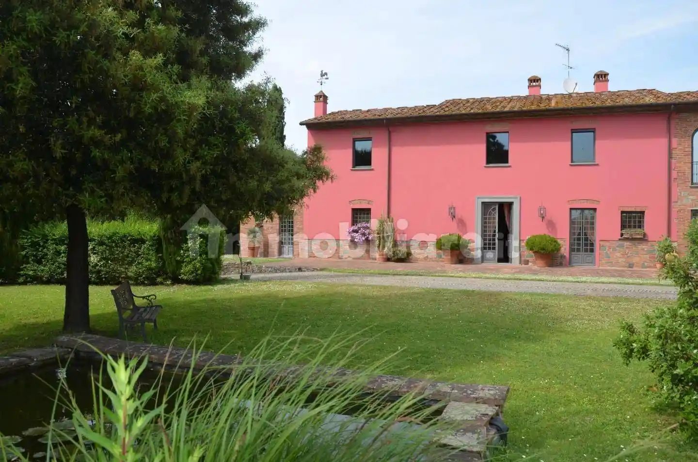 Rustico - Casale in vendita a Lucca