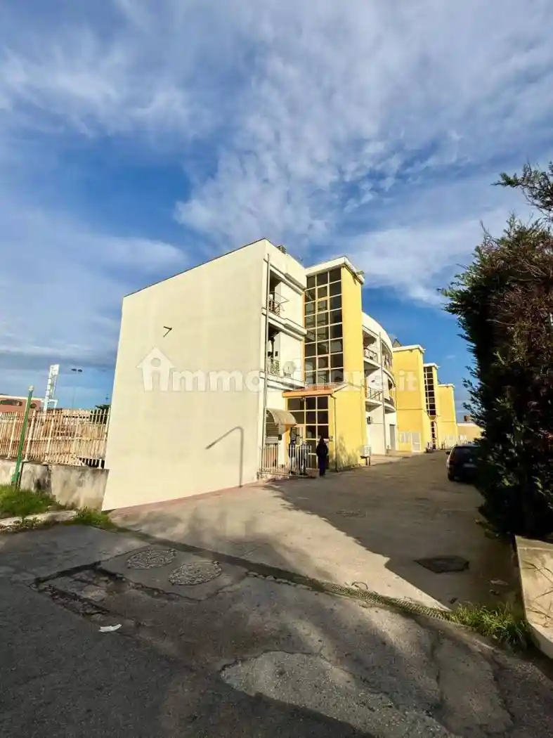 Trilocale via Manfredonia 48a, Villaggio Artigiani - Via Manfredonia, Foggia - foto 2