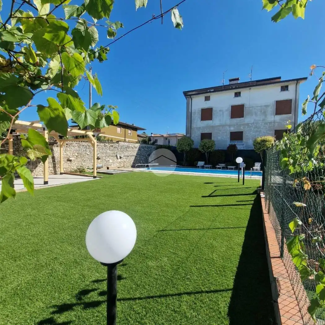 Appartamento in vendita a Lonato del Garda