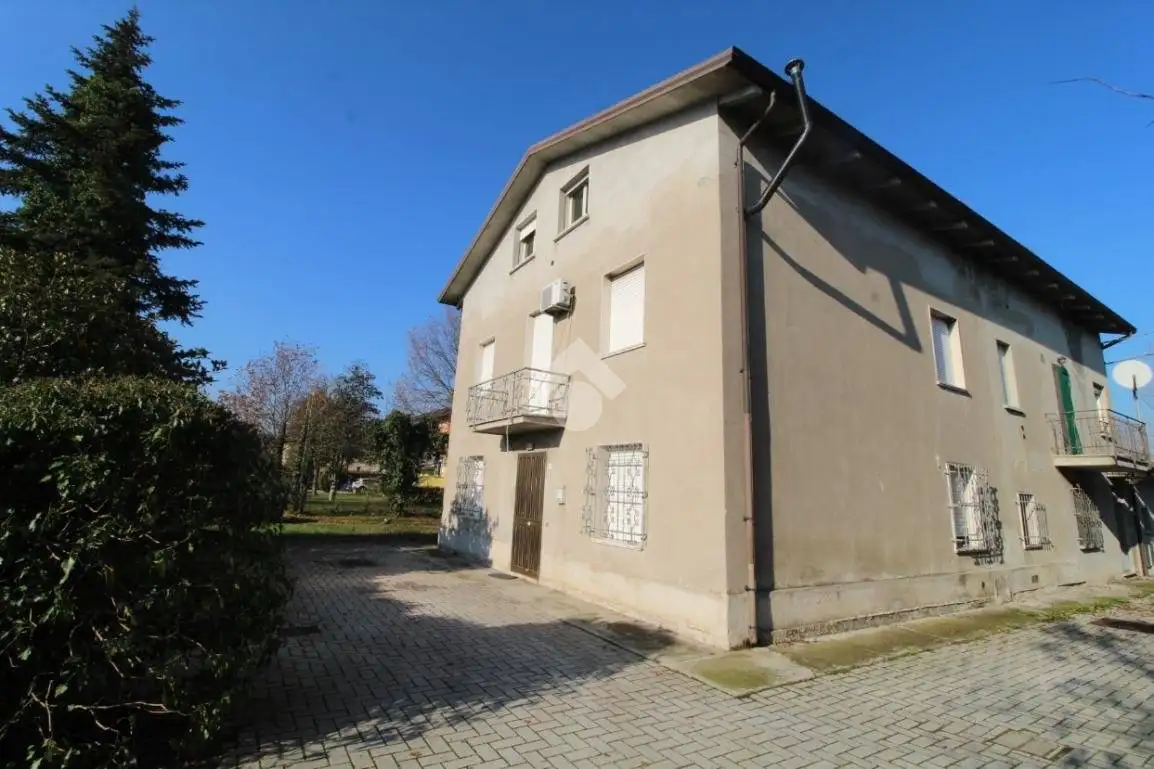 Casa indipendente in vendita a Bagnolo in Piano