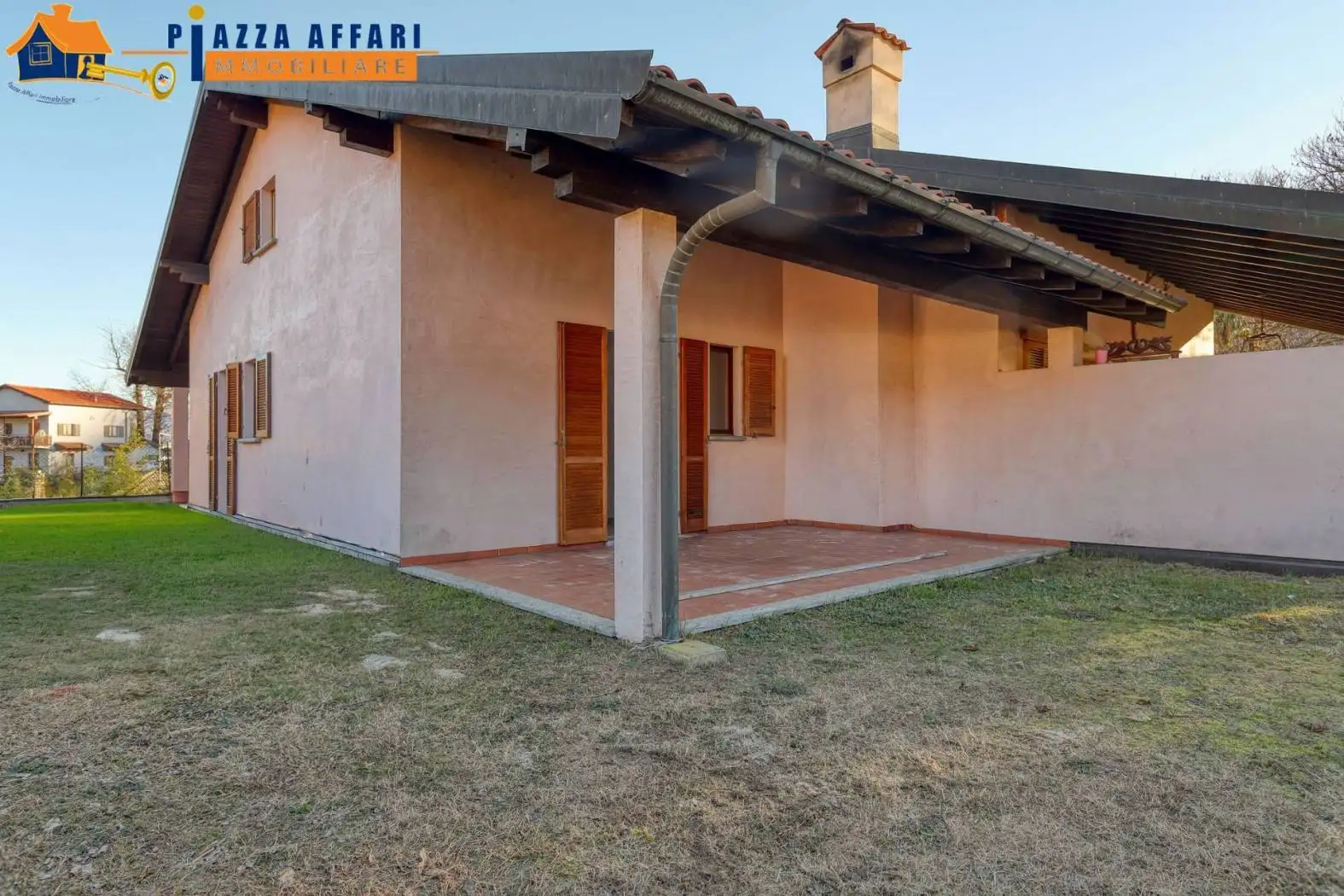 Villa in vendita a Marchirolo