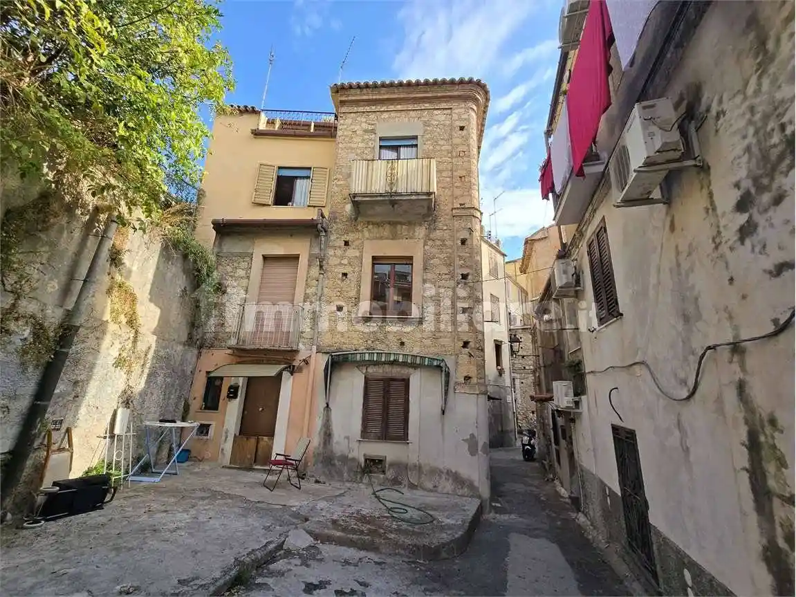 Quadrilocale vico III gradoni porta marina, 1, Centro Storico, Catanzaro - foto 2