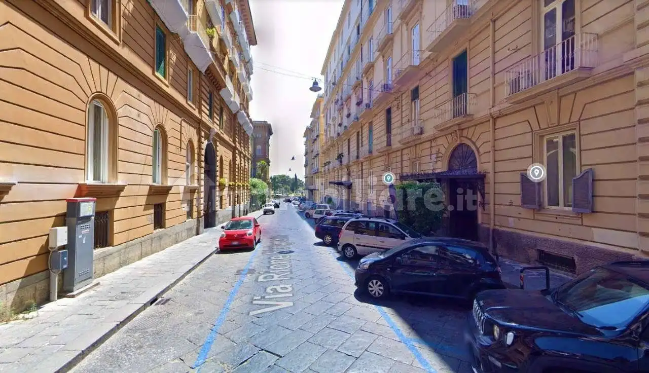 Appartamento in affitto a Napoli