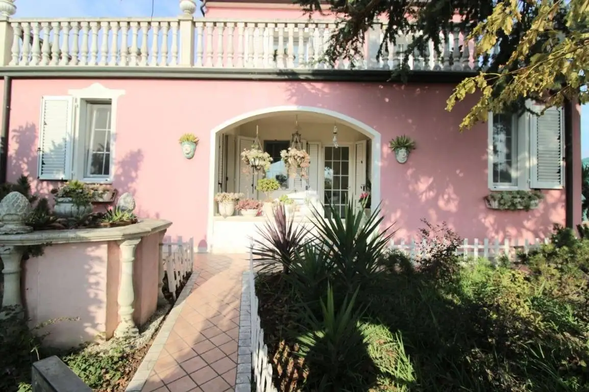 Villa in vendita a Cesena