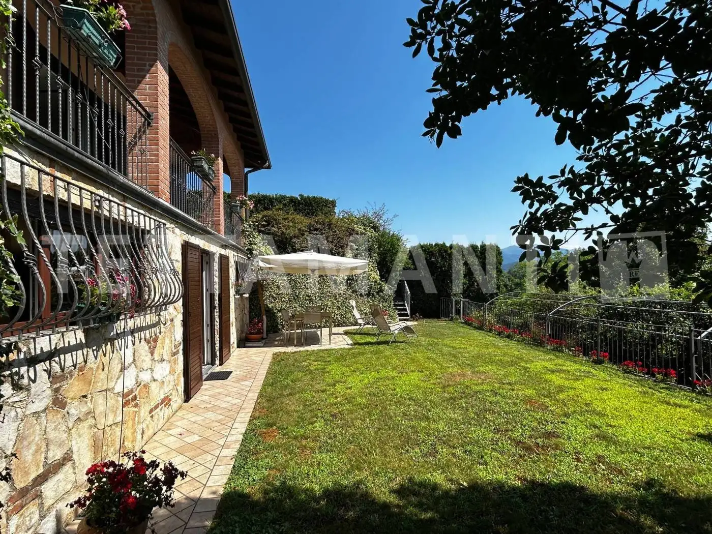 Villa unifamiliare via Cantù 19, Centro, Casnate con Bernate - foto 4