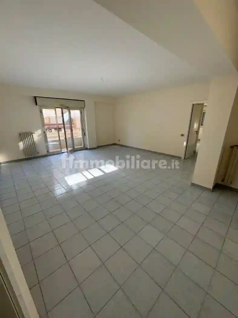 Appartamento via Benvenuto Cellini 23, Centro, Comiso - foto 4