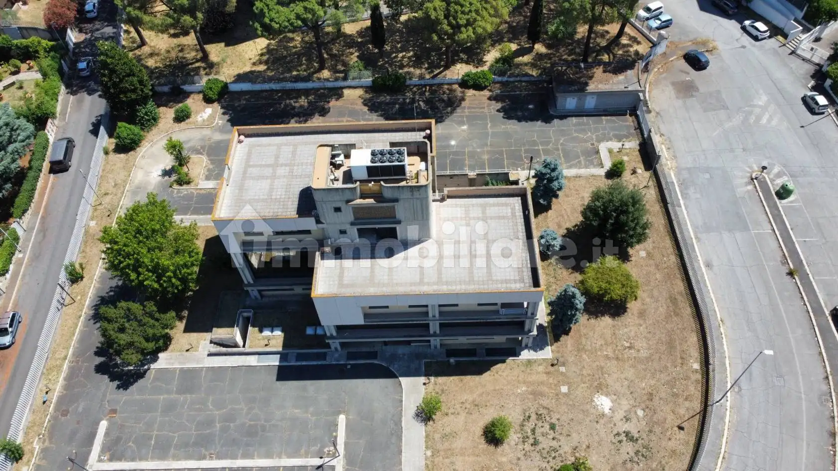 Palazzo - Edificio in vendita a Roma