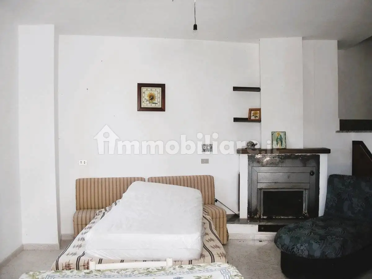 Terratetto unifamiliare via Vittoria, Caselle in Pittari - foto 2