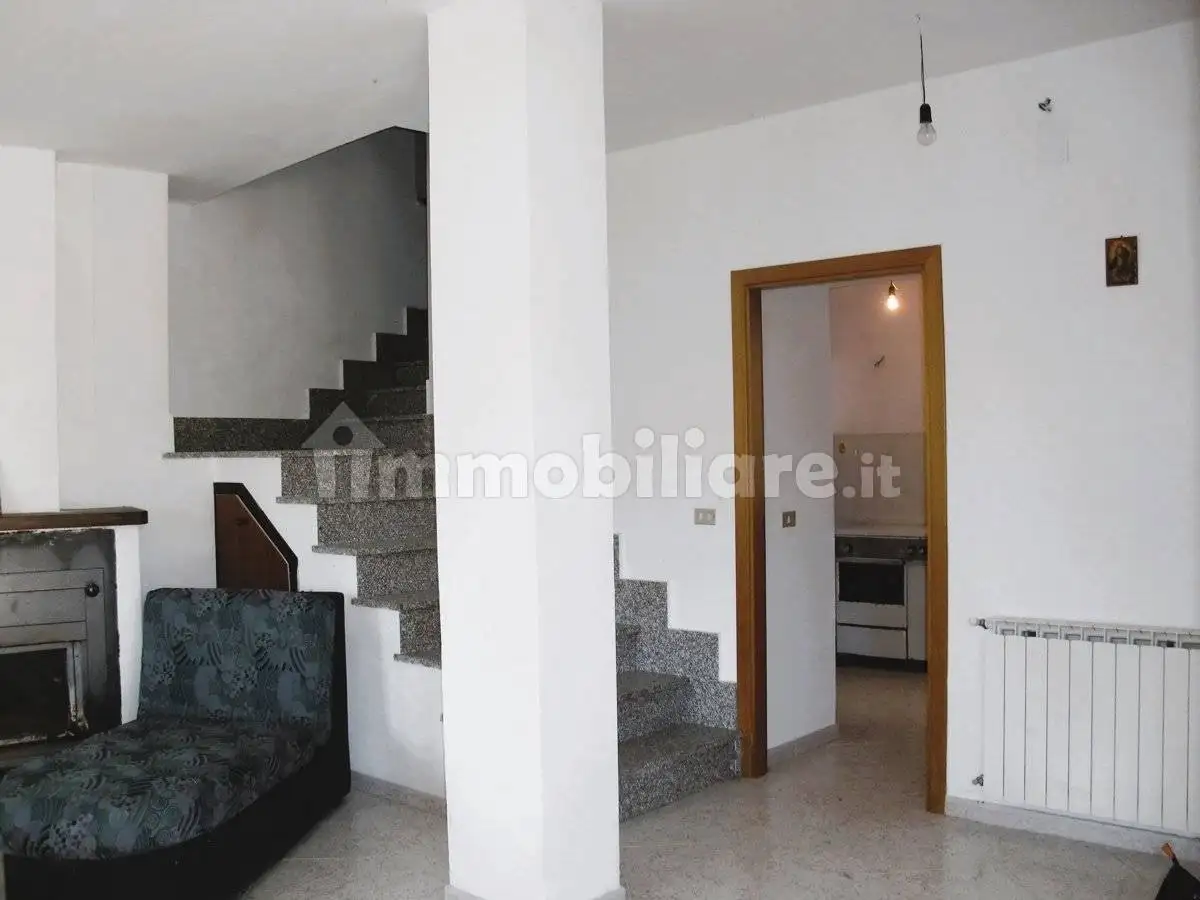 Terratetto unifamiliare via Vittoria, Caselle in Pittari - foto 3