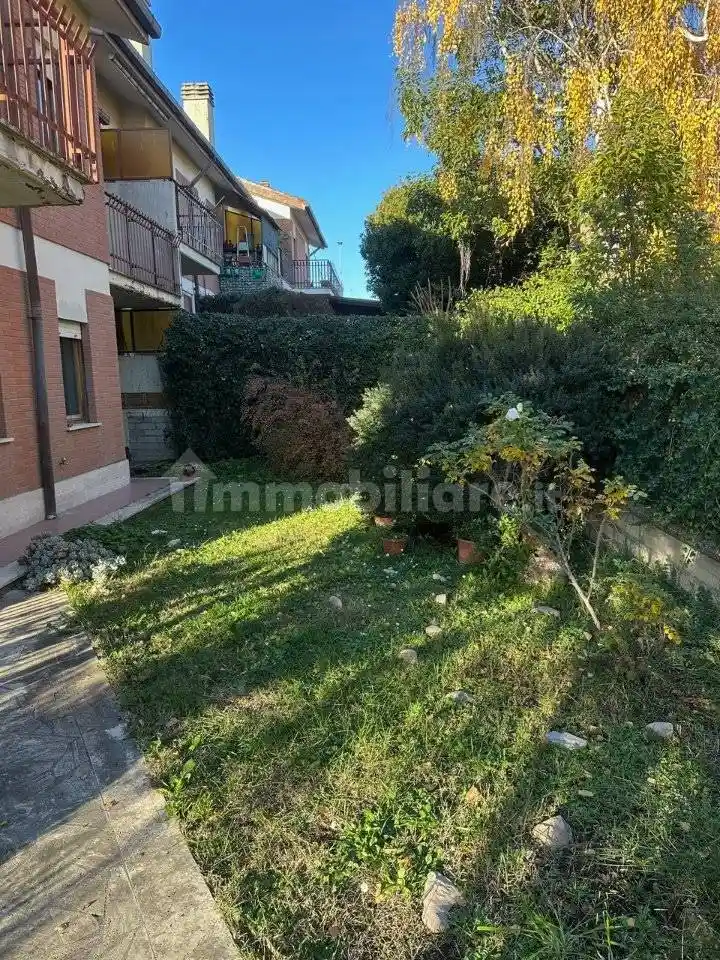 Villa a schiera via Antonino Falzini, Centro, Castelnuovo di Porto - foto 2