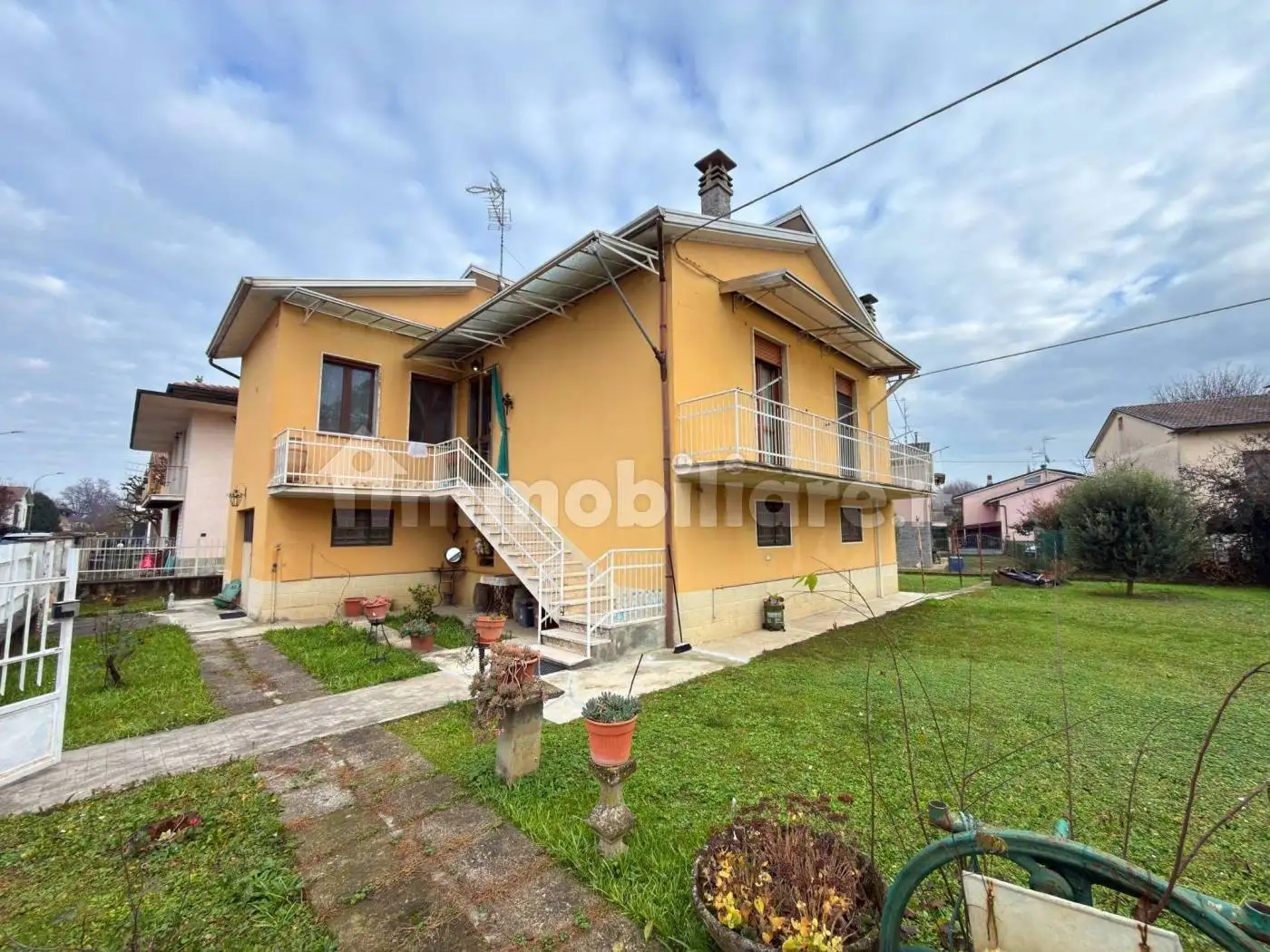 Villa in vendita a Monticelli d'Ongina