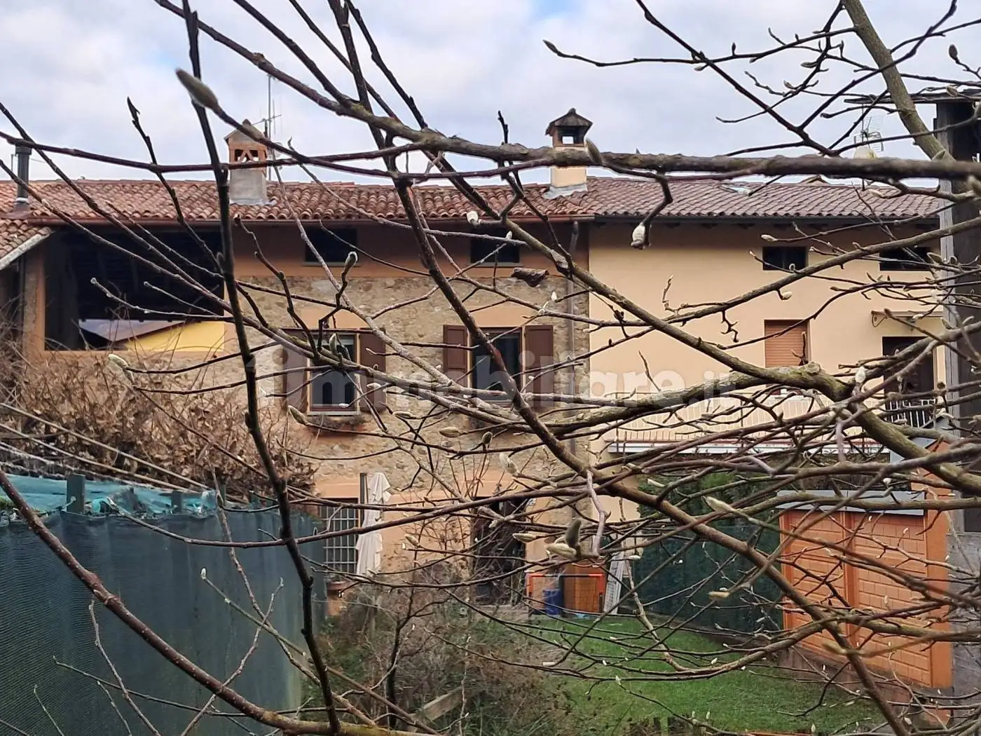 Casa indipendente in vendita a La Valletta Brianza