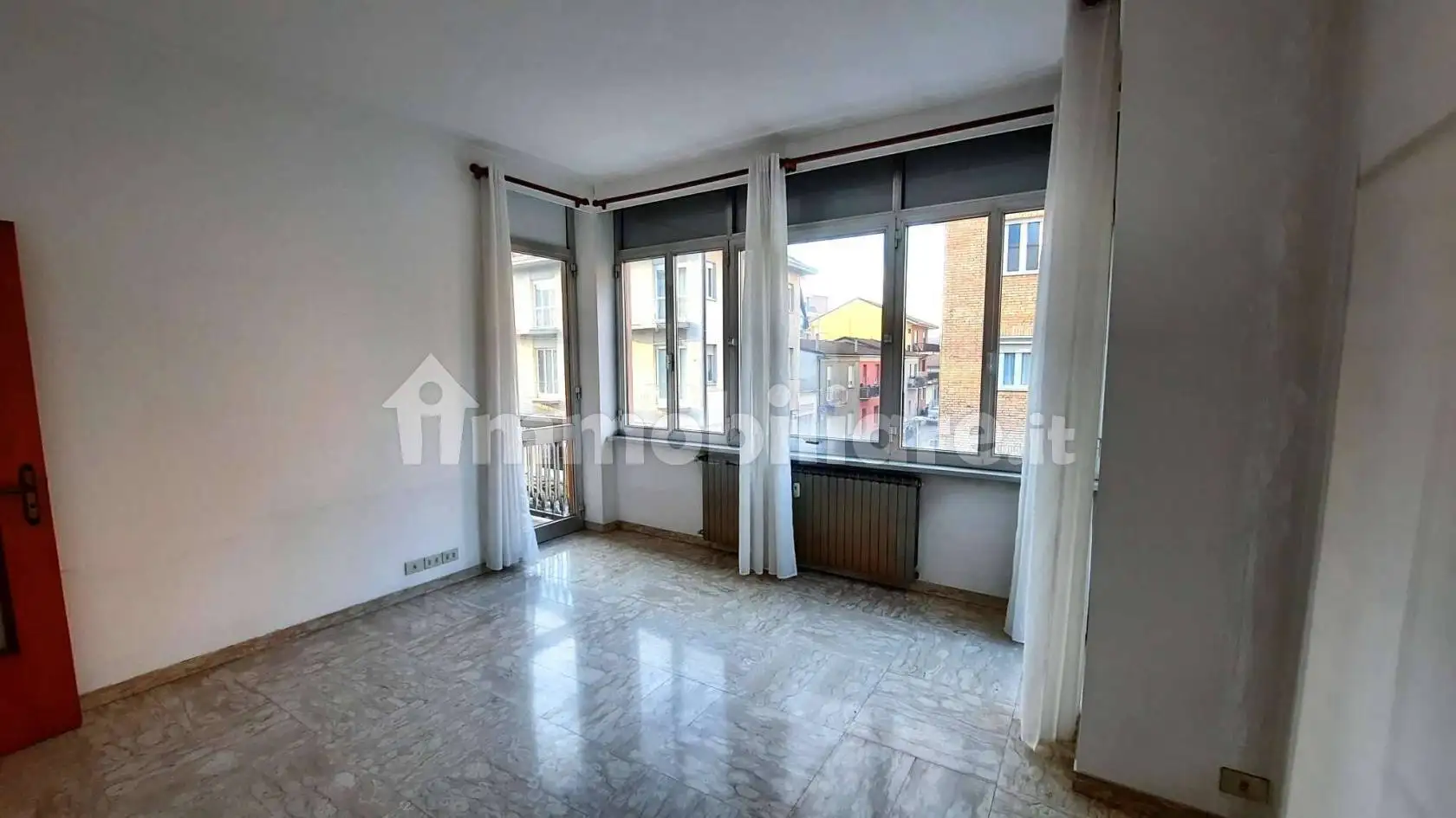 Trilocale via Fabio Filzi, Borgo Piave, Corso Europa, Zona Ferrero, Alba - foto 3