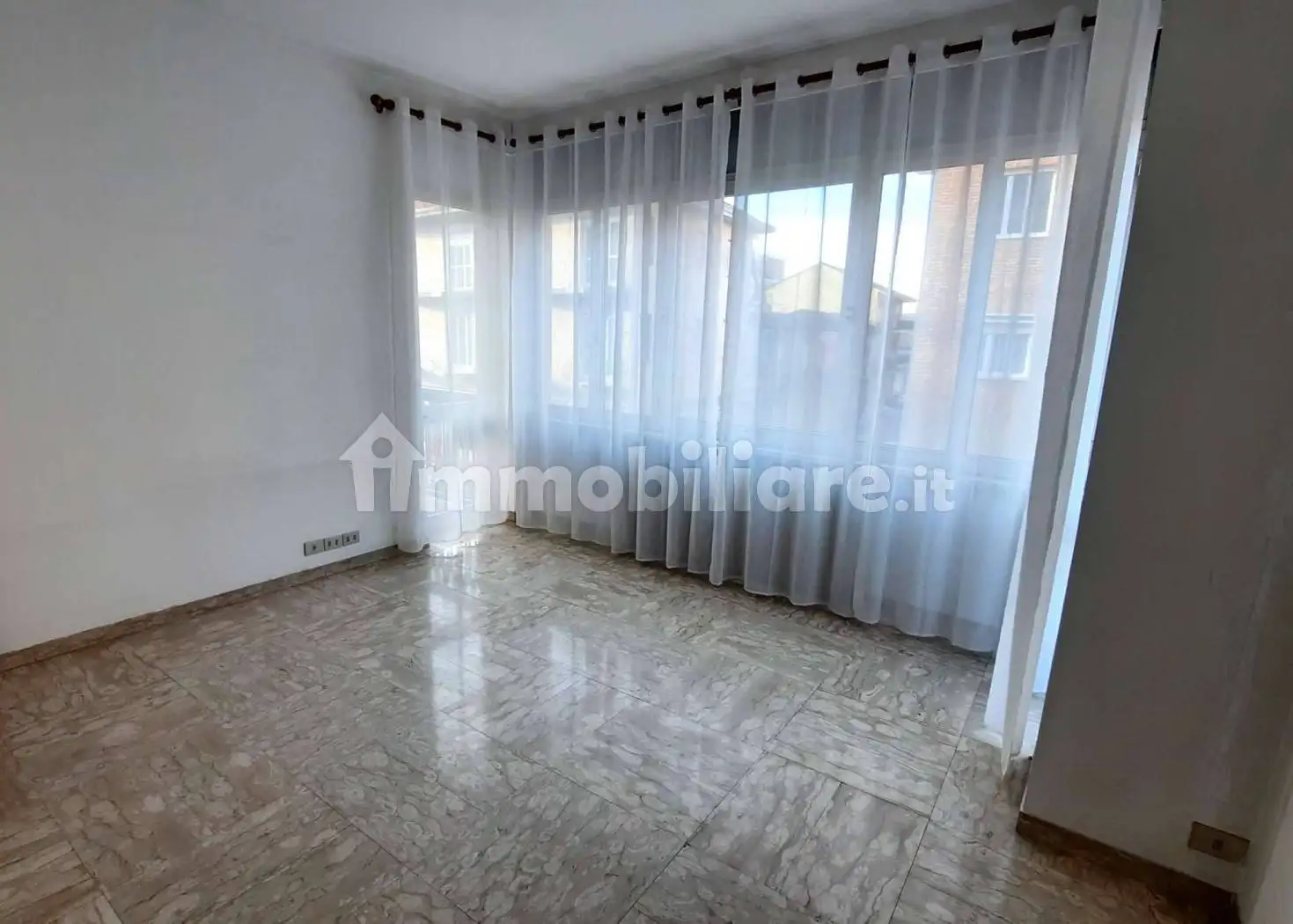 Trilocale via Fabio Filzi, Borgo Piave, Corso Europa, Zona Ferrero, Alba - foto 4