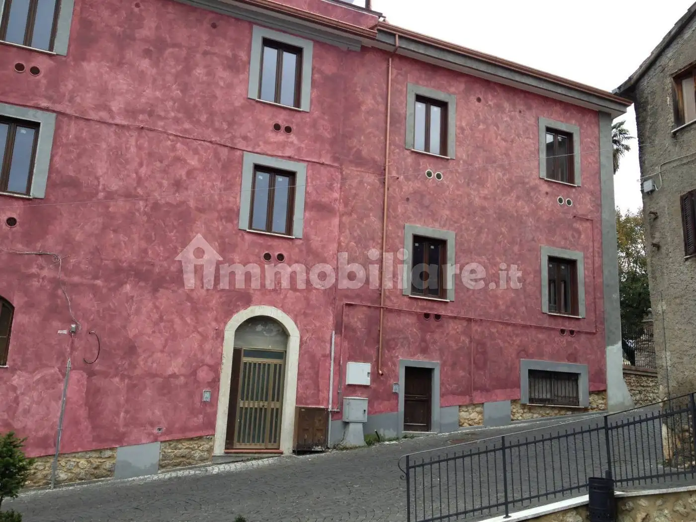 Palazzo - Edificio in vendita a Serrone