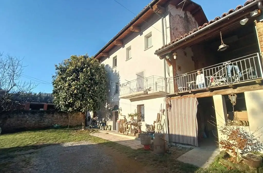 Casa indipendente in vendita a Villanova Mondovì