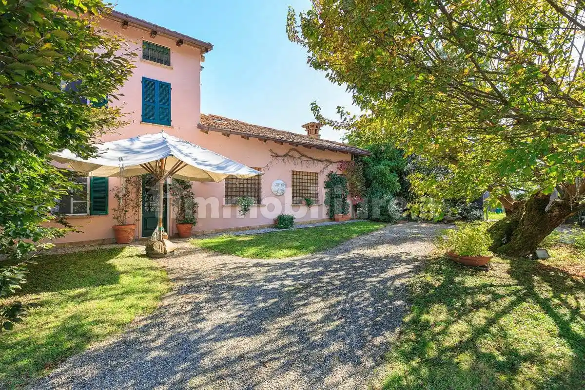 Rustico - Casale in vendita a Gropparello