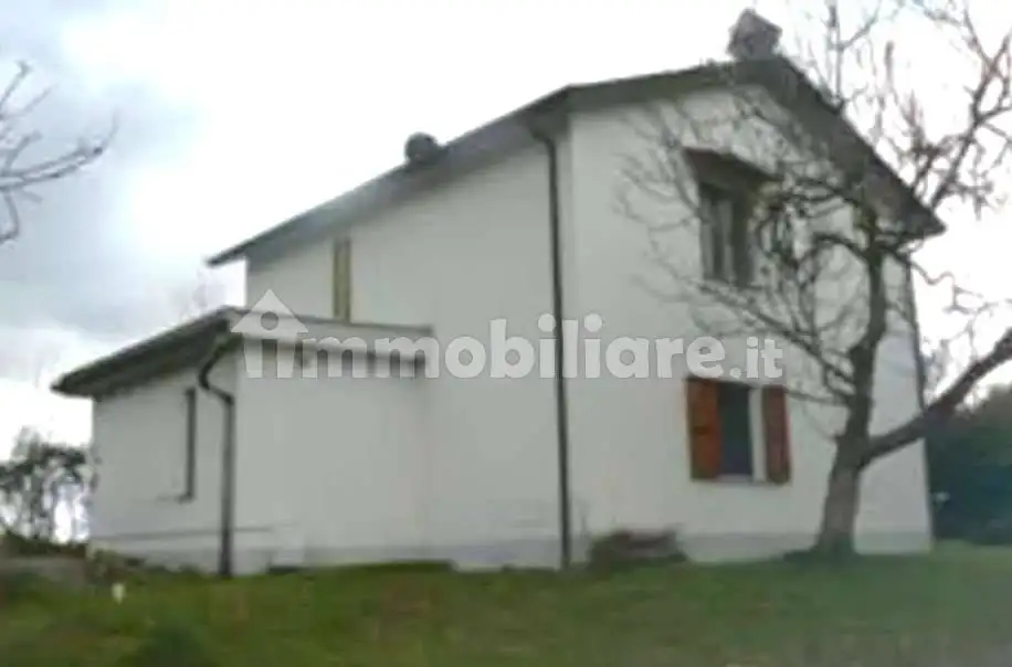 Villa in asta a Tavoleto
