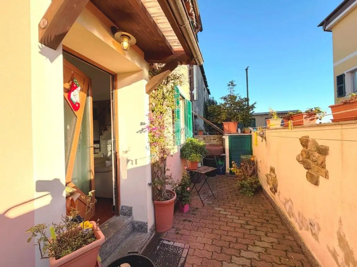 Villa in vendita a Serra Riccò