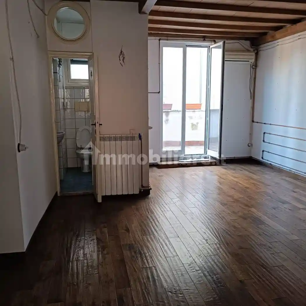 Monolocale vicolo del Curato 12, Via Giulia, Roma - foto 2