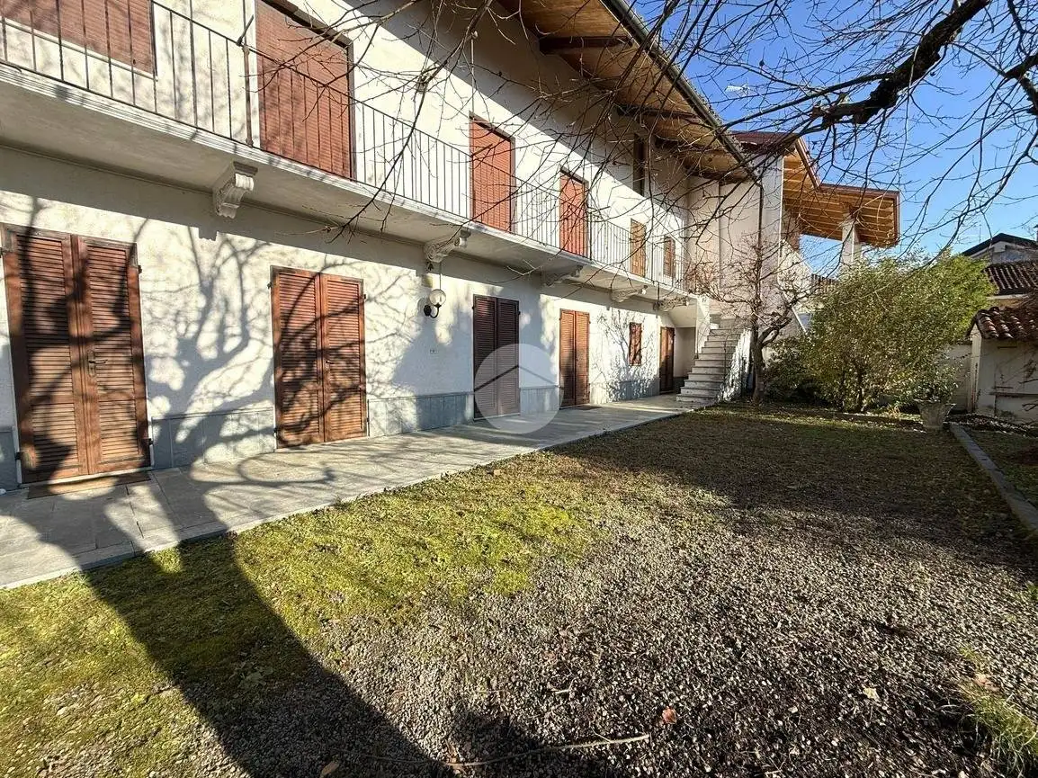 Appartamento in affitto a Azeglio