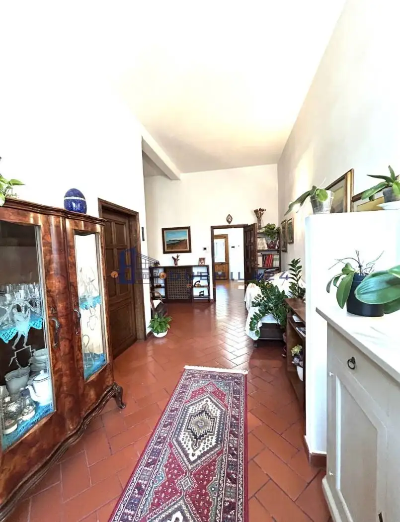 Casa indipendente in vendita a Prato