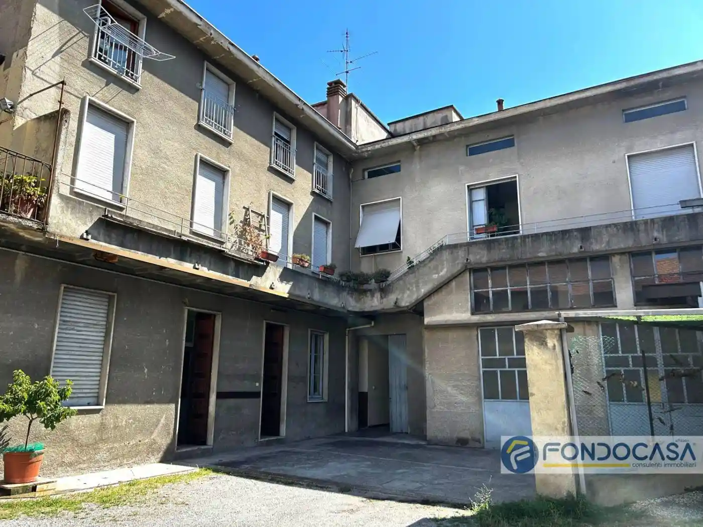 Palazzo - Edificio in Vendita - foto 2