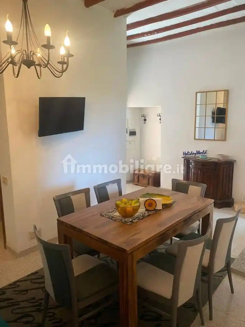 Appartamento in vendita a Caprarola