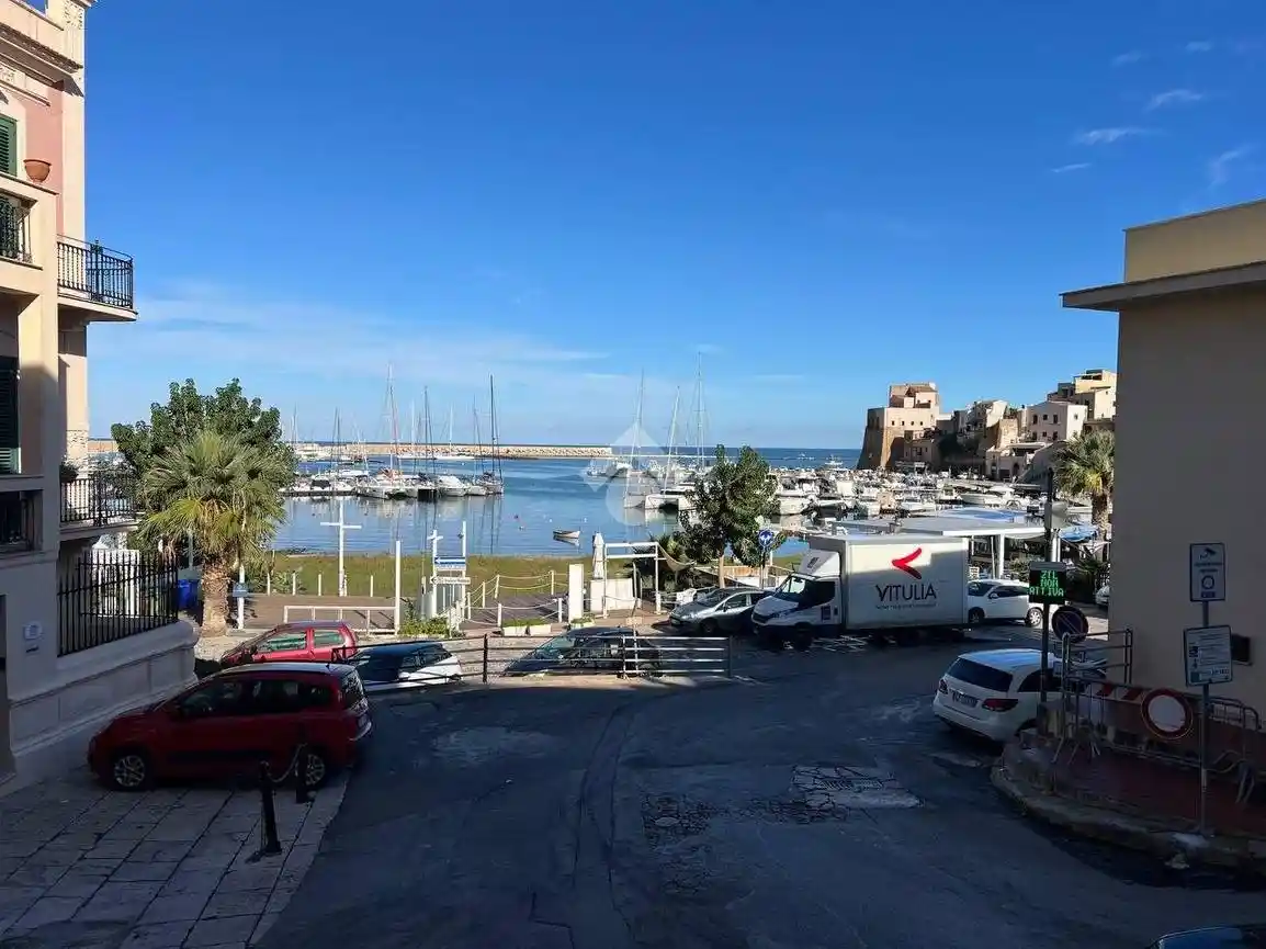 Appartamento via G. Medici 77, Centro, Castellammare del Golfo - foto 2