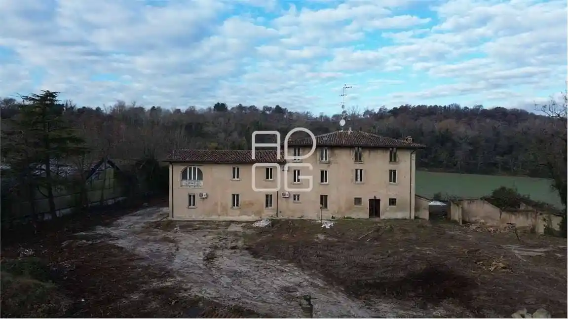 Palazzo - Edificio in vendita a Lonato del Garda