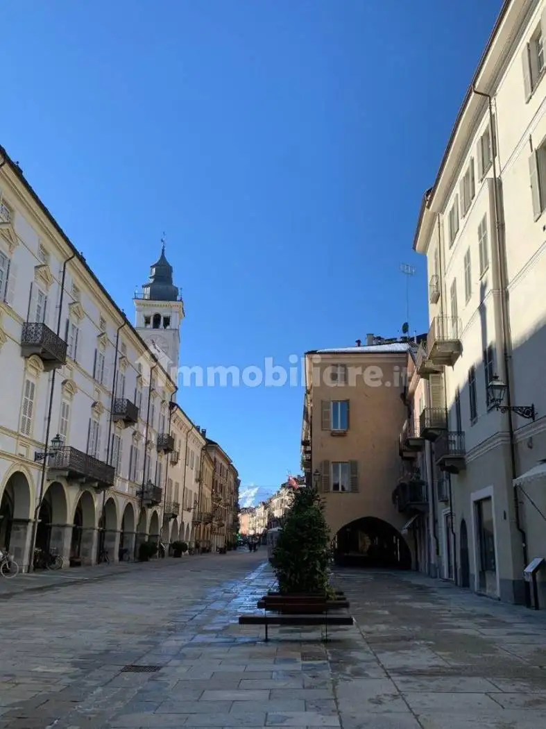 Trilocale via Roma, Centro Storico, Cuneo - foto 3