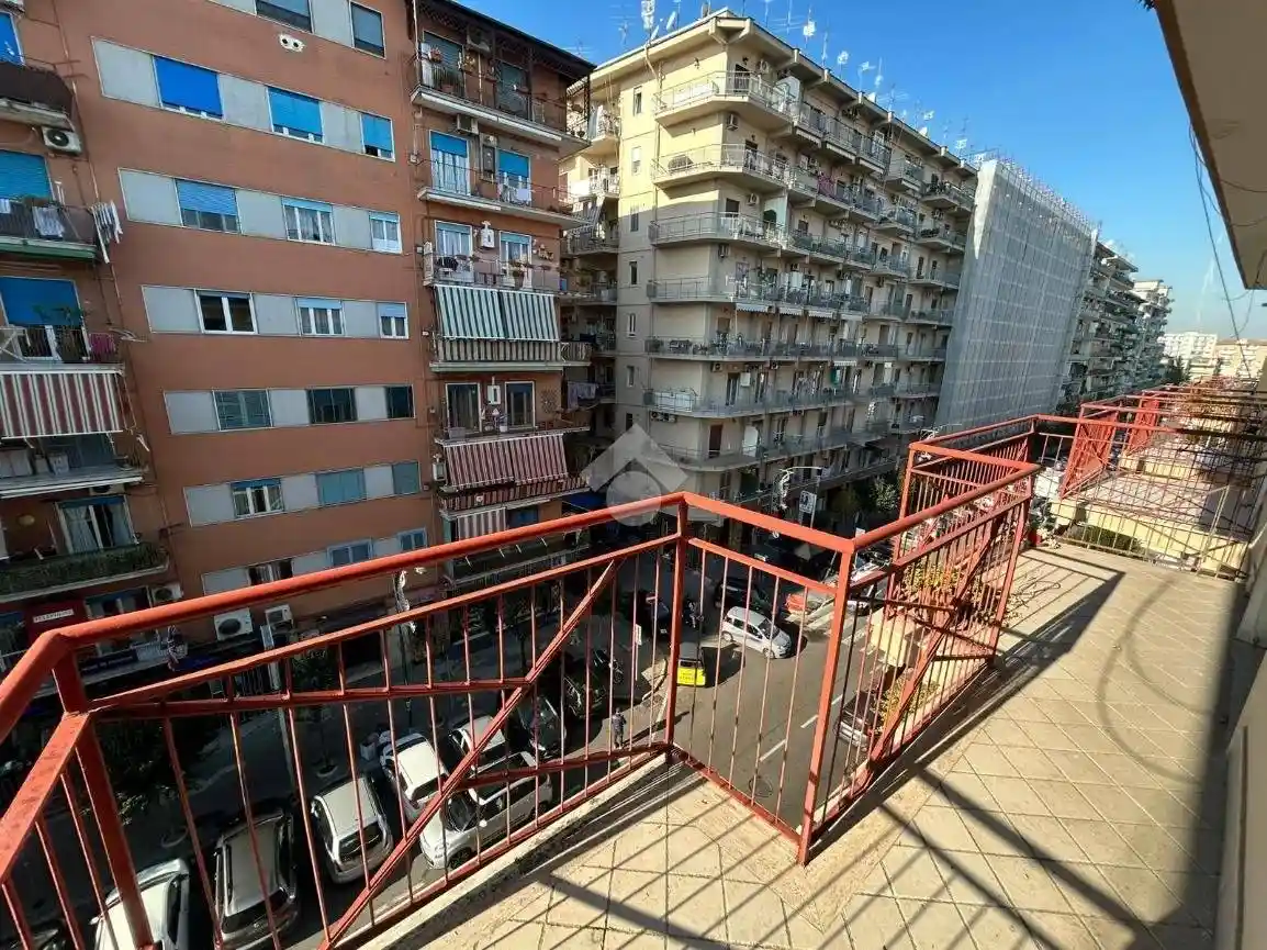 Trilocale via Principe di Piemonte 34, Centro, Casoria - foto 2