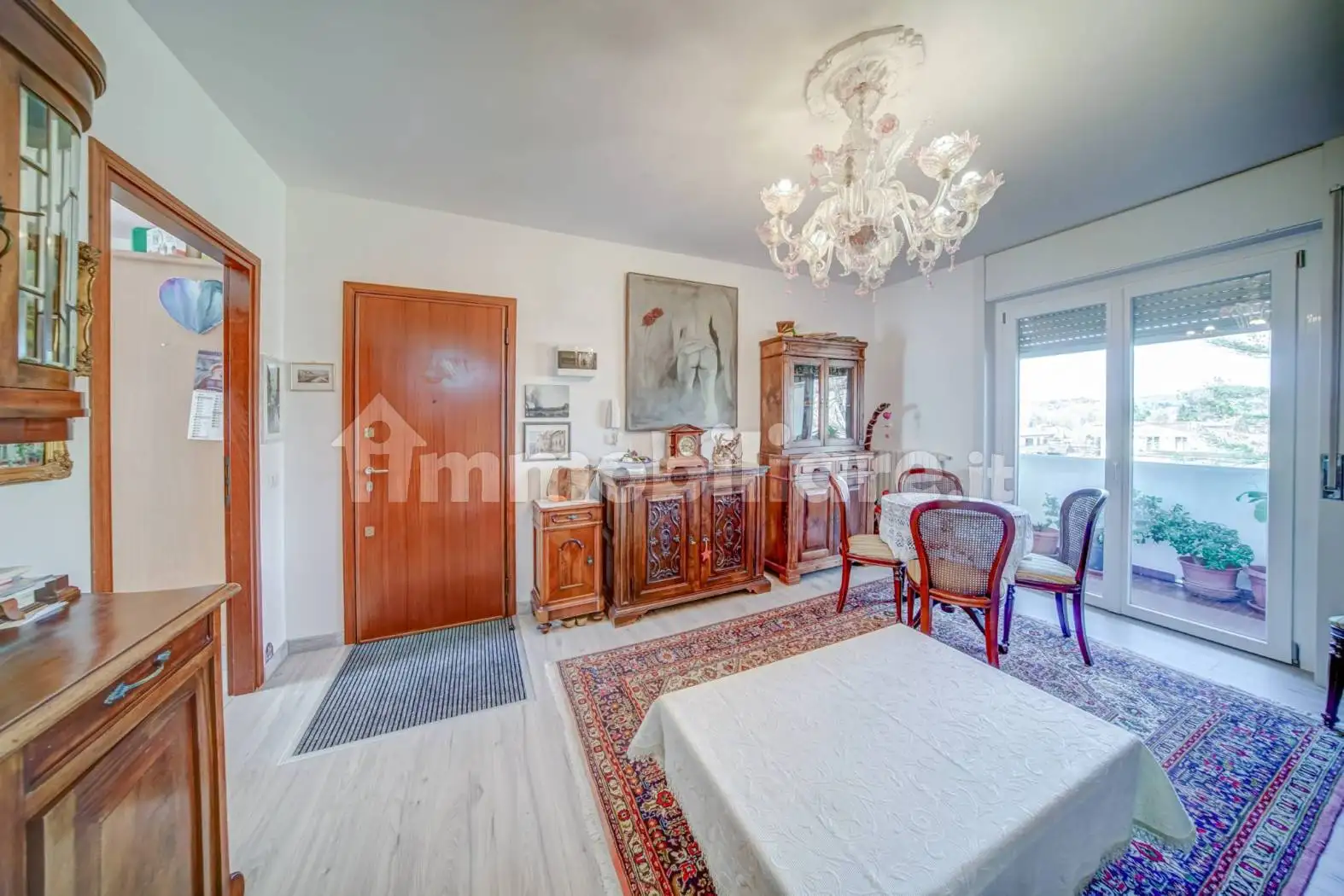 Appartamento in vendita a Angera