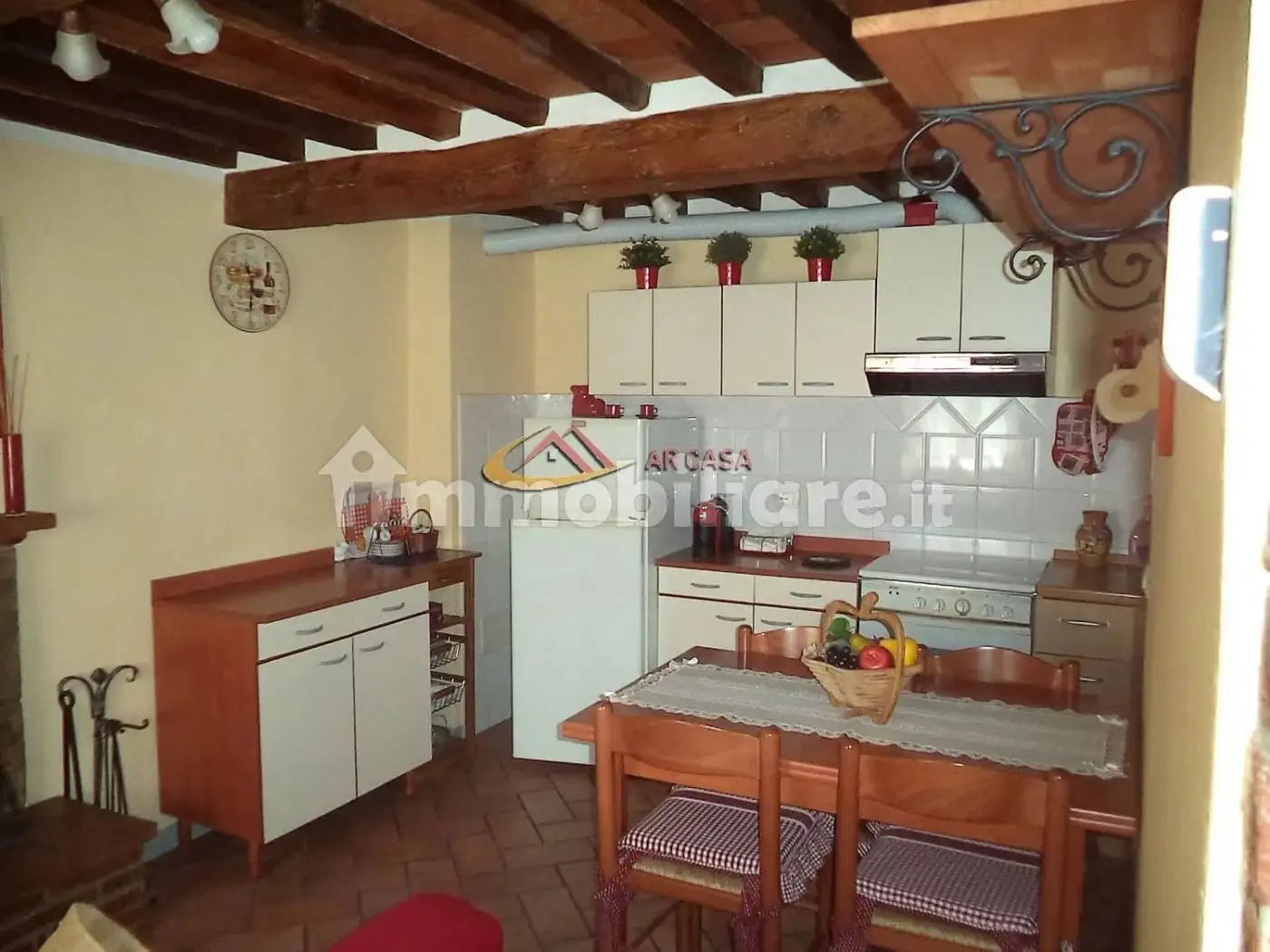 Trilocale terzo piano, Castel Focognano - foto 4