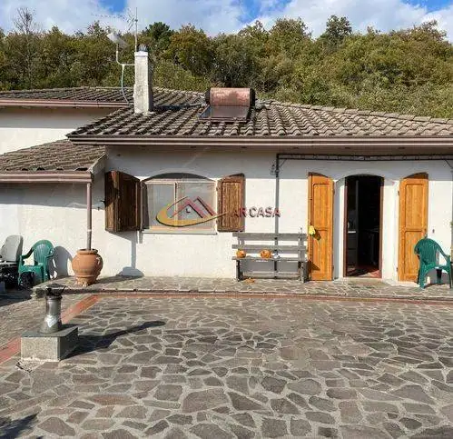 Villa in vendita a Arezzo